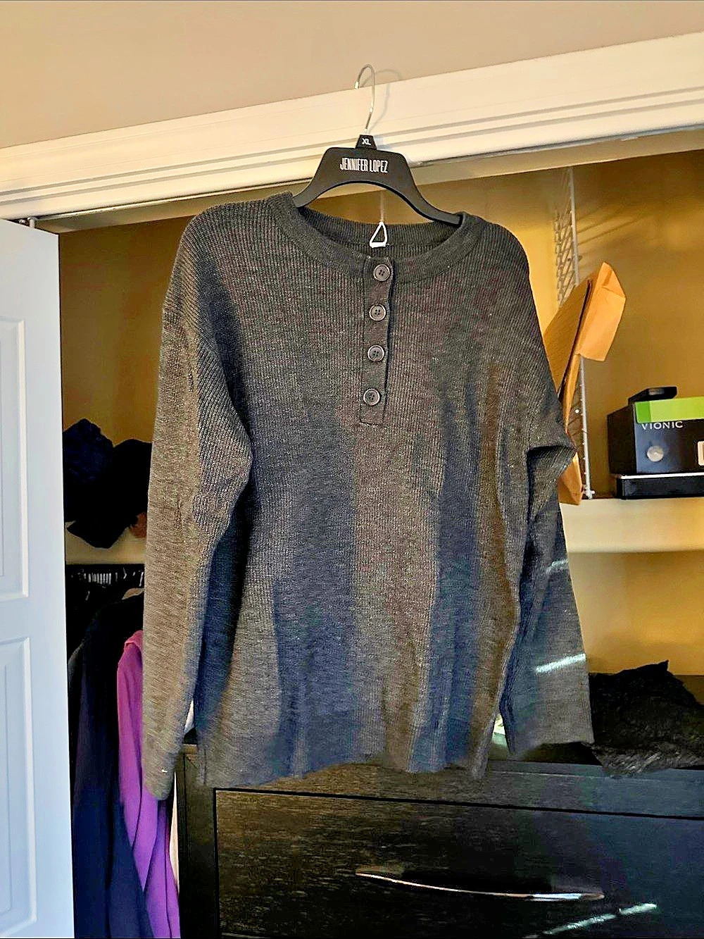 made with love Woman’s Henley Sweater Size Large NWT